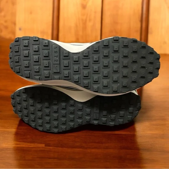 Nike Waffle Debut Sneakers - Picture 5 of 8